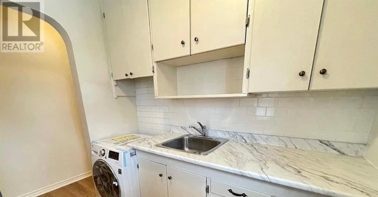 C-204 O'connor Drive, Toronto, ON, M4J 2T1 - 4