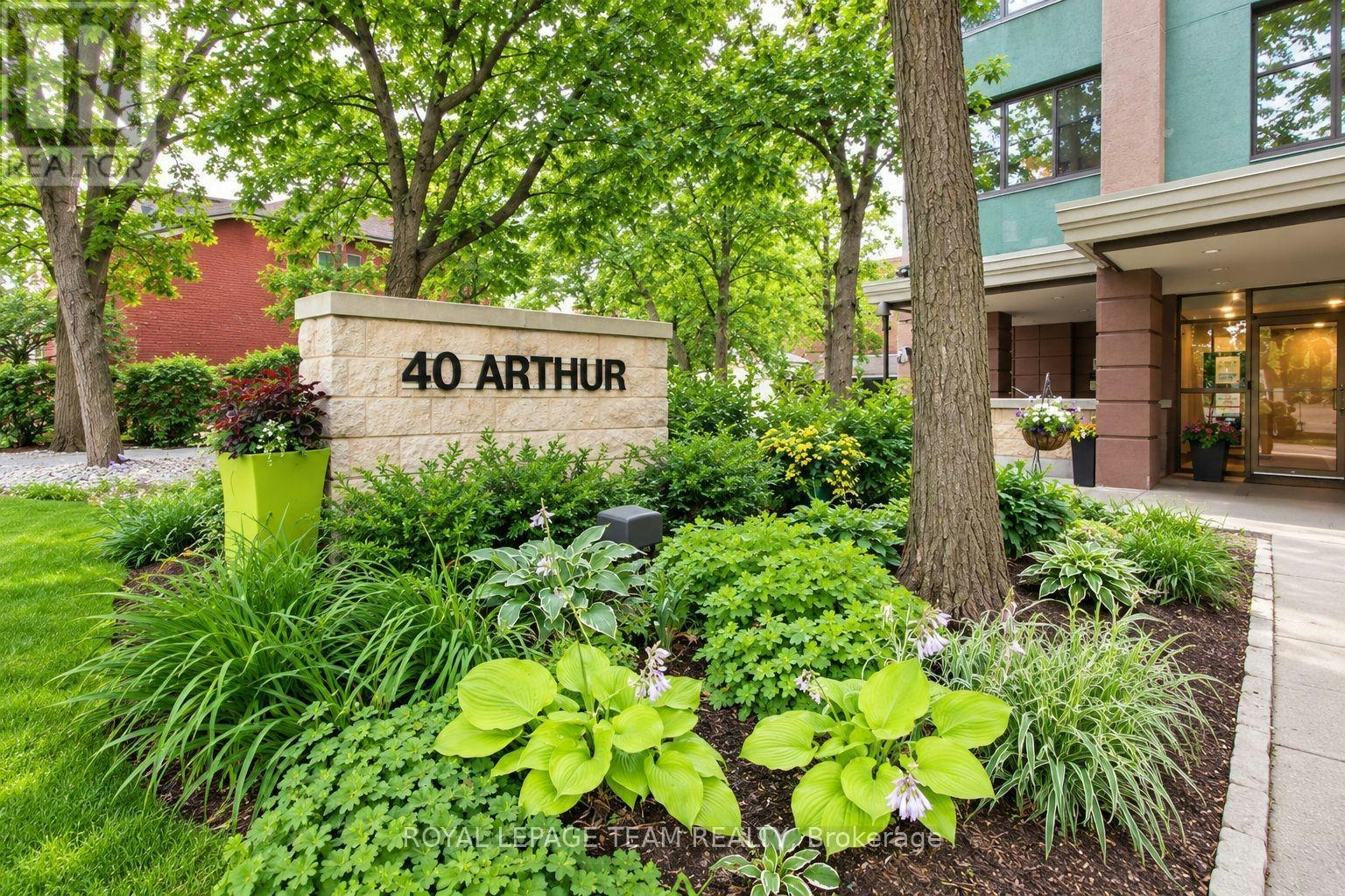 601-40 Arthur Street, Ottawa, ON, K1R 7T5