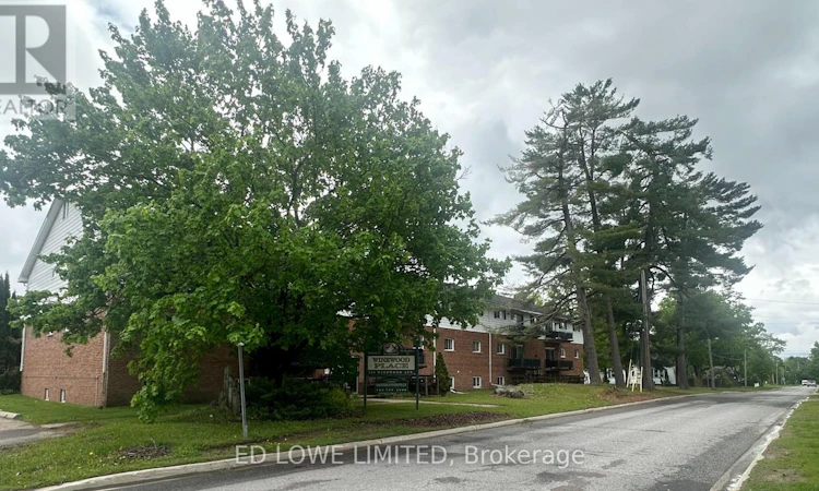 105 Winewood Avenue W