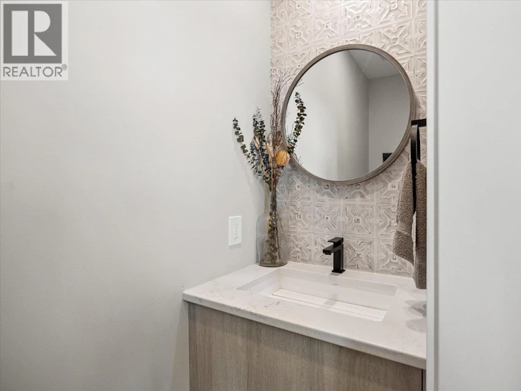22-901 S Westside Road, West Kelowna, BC, V1Z 3W9 - 22