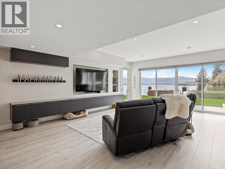 22-901 S Westside Road, West Kelowna, BC, V1Z 3W9 - 34