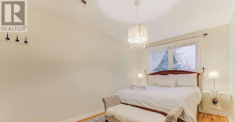 946 Mcbride Avenue, Mississauga, ON, L5C 1L6 - 8