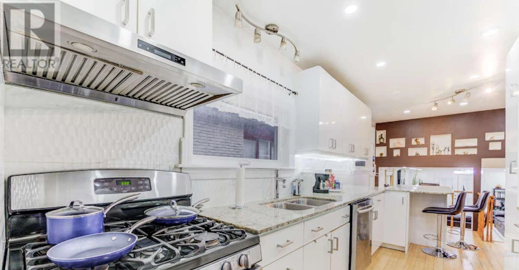 946 Mcbride Avenue, Mississauga, ON, L5C 1L6 - 5