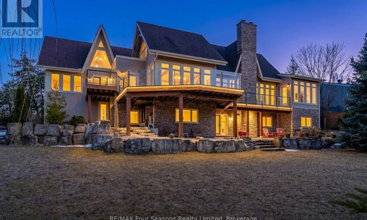 147 Lakeshore Road E