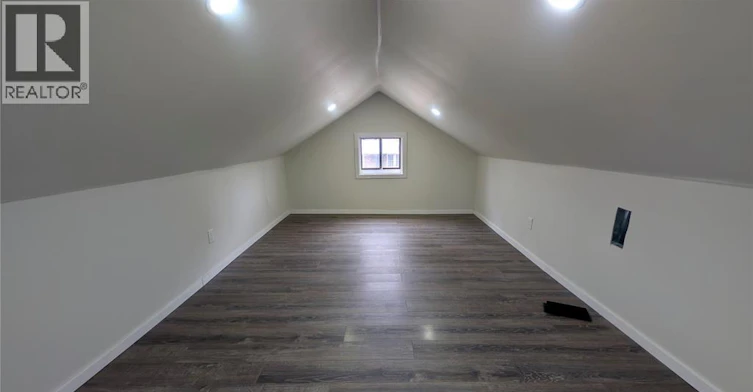 UPPER-3243 Millen Street, Windsor, ON, N9C 1T1 - 11