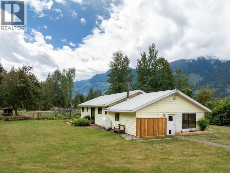 8988B Pemberton Meadows Road, Pemberton, BC, V0N 2L2 - 18