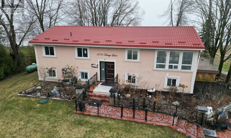 3778 Harrys Lane W