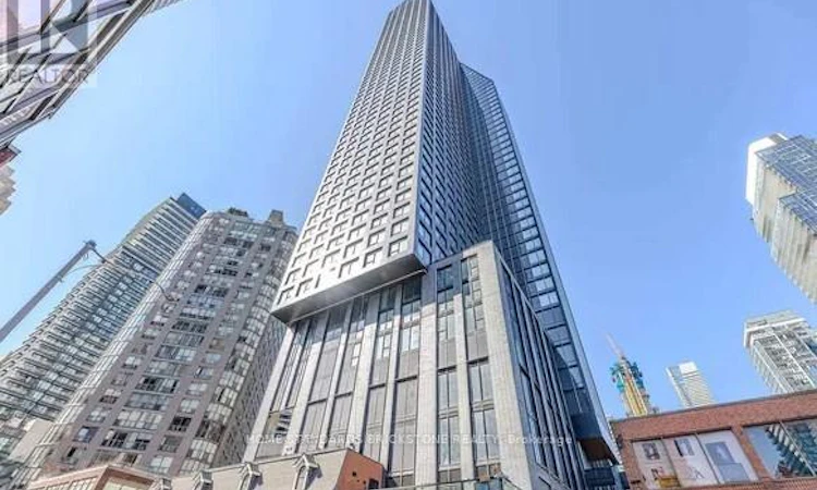 3510-8 Welleseley Street W