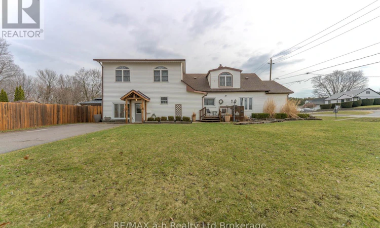 13 Potters Road N