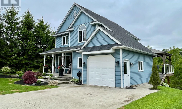 3 Gray Court