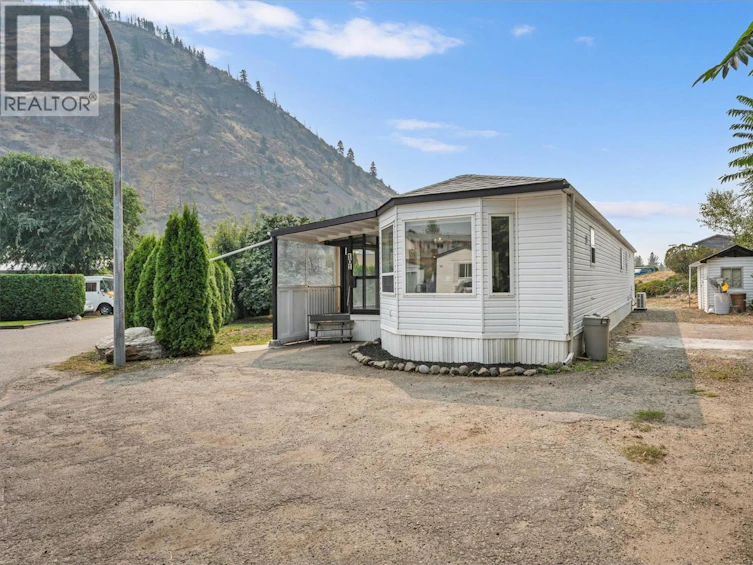 101-1699 Ross Road, West Kelowna, BC, V1Z 1L8 - 3
