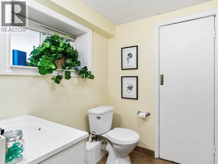 958 Stockwell Avenue, Kelowna, BC, V1Y 6W2 - 14