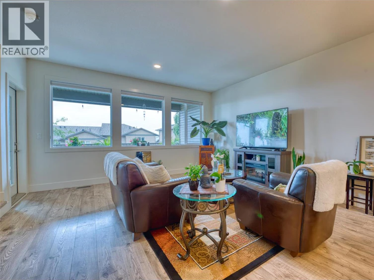 25-933 Mt Robson Place, Vernon, BC, V1B 4G4 - 3
