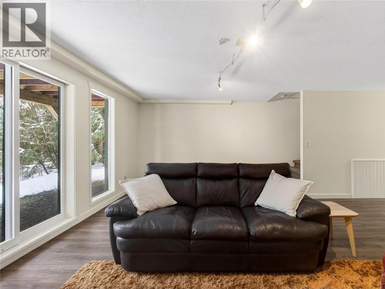 8361 Ladner Road, Vernon, BC, V1B 3M8 - 35