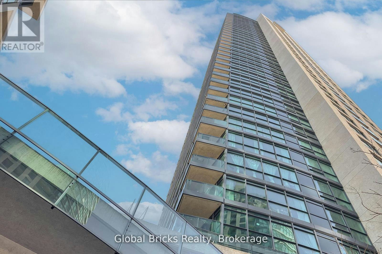 215-215 Fort York Boulevard, Toronto, ON, M5V 4A1