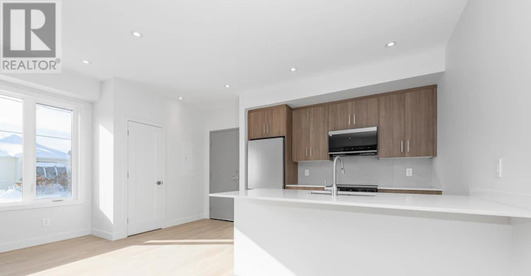 5-319 Shakespeare Street, Ottawa, ON, K1L 5M1 - 4