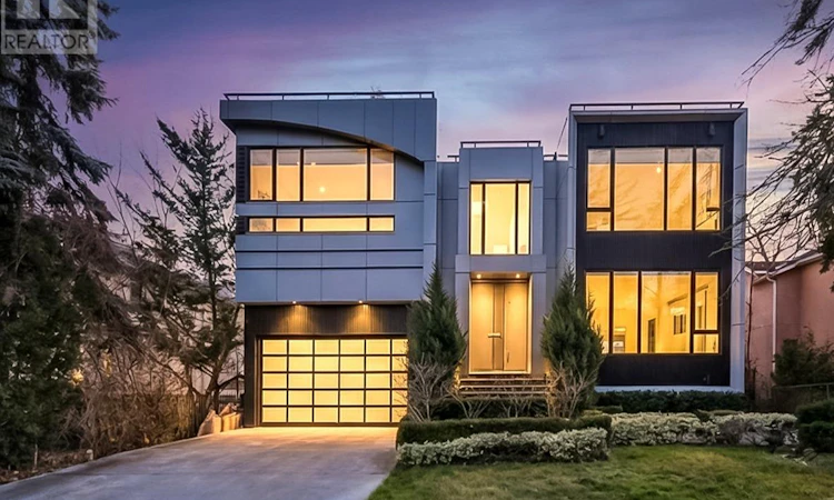 67 Lake Promenade