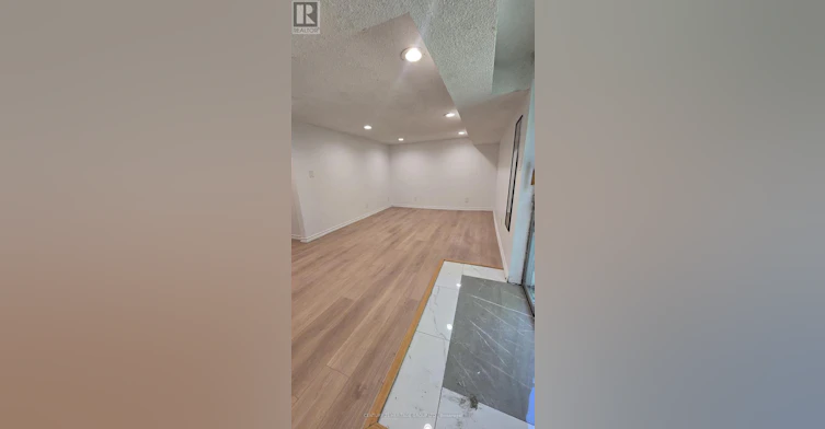 BSMT-735 Pam Crescent, Newmarket, ON, L3Y 5B7 - 4