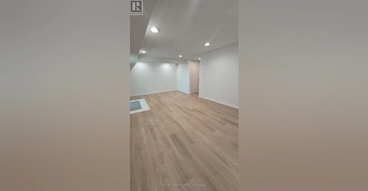 BSMT-735 Pam Crescent, Newmarket, ON, L3Y 5B7 - 3