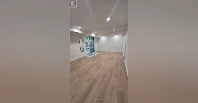 BSMT-735 Pam Crescent, Newmarket, ON, L3Y 5B7 - 2