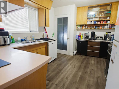 682 Alberni Avenue - 3