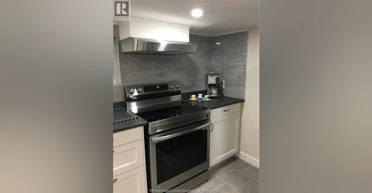 LOWER-1153 Elsmere Avenue, Windsor, ON, N9A 2B1 - 16