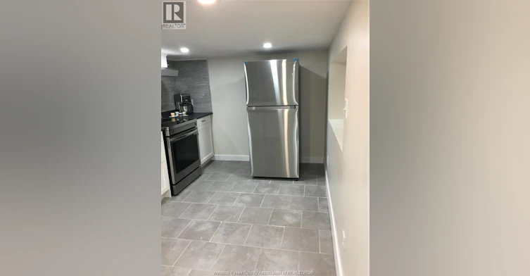 LOWER-1153 Elsmere Avenue, Windsor, ON, N9A 2B1 - 17