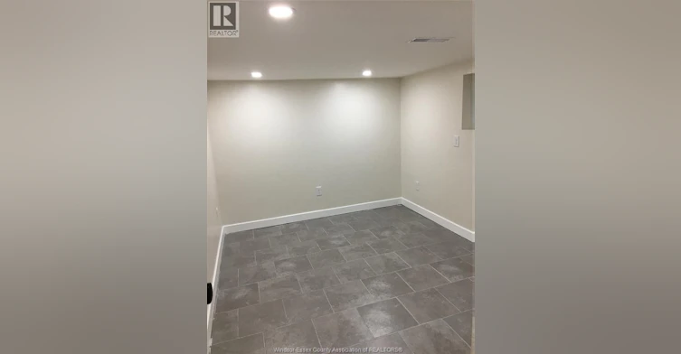 LOWER-1153 Elsmere Avenue, Windsor, ON, N9A 2B1 - 19