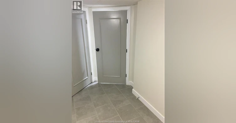 LOWER-1153 Elsmere Avenue, Windsor, ON, N9A 2B1 - 3