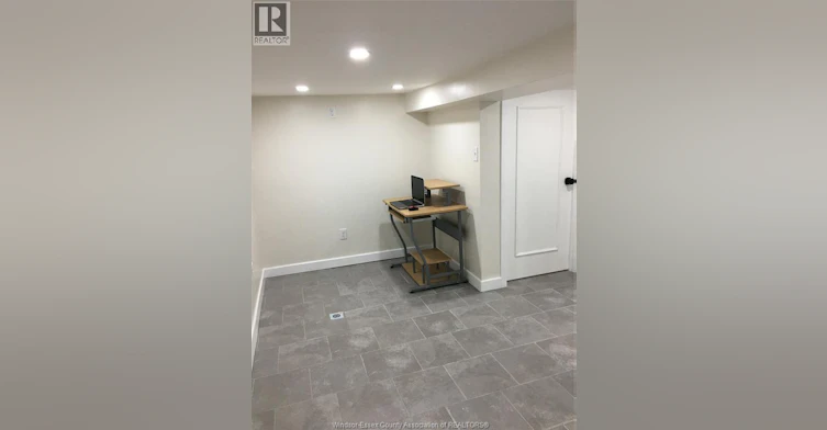 LOWER-1153 Elsmere Avenue, Windsor, ON, N9A 2B1 - 11