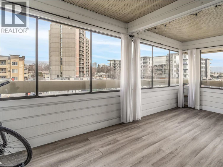 305-1075 Bernard Avenue, Kelowna, BC, V1Y 6P7 - 18