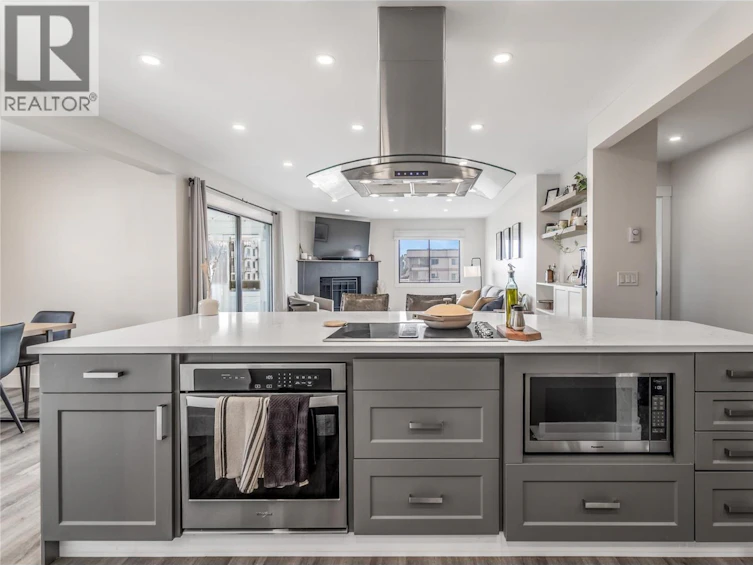 305-1075 Bernard Avenue, Kelowna, BC, V1Y 6P7 - 4
