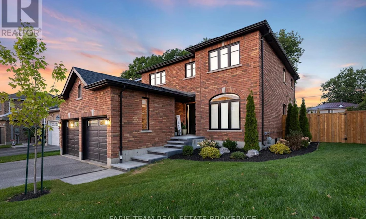 993 Whitney Crescent