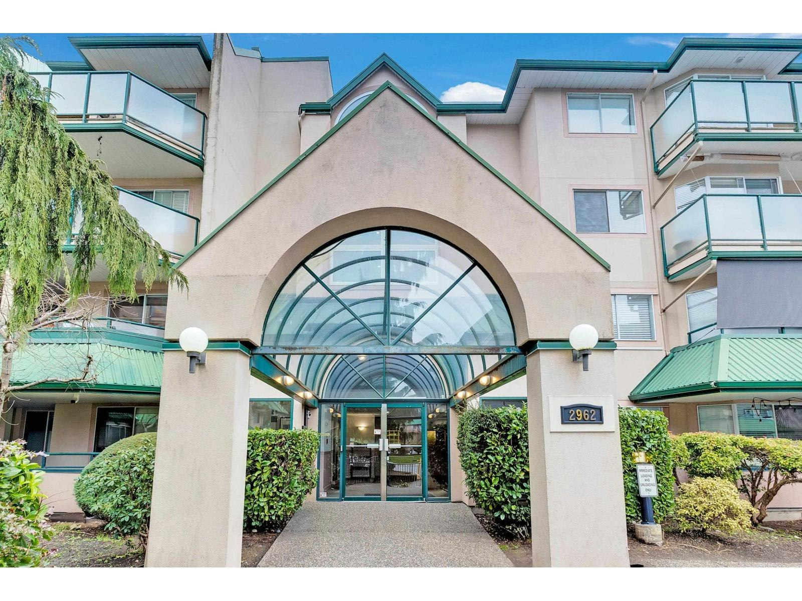 216-2962 Trethewey Street, Abbotsford, BC, V2T 4M3