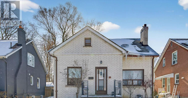 UPPER-17 Southbourne Avenue, Toronto, ON, M3H 1A2