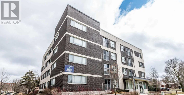 203-392 Albert Street, Waterloo, ON, N2L 3V1