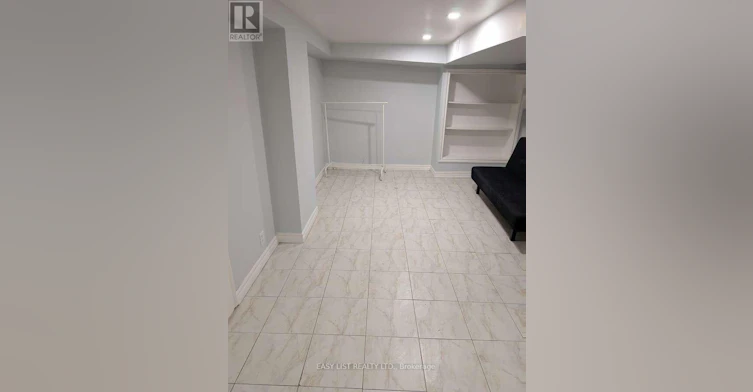 21 Patricia Avenue, Toronto, ON, M2M 1H9 - 4