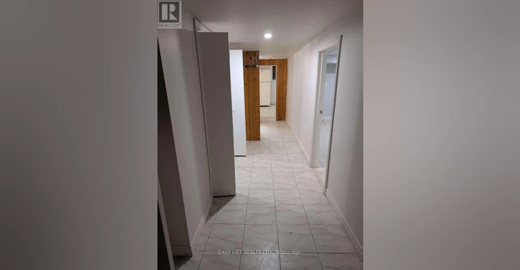 21 Patricia Avenue, Toronto, ON, M2M 1H9 - 2