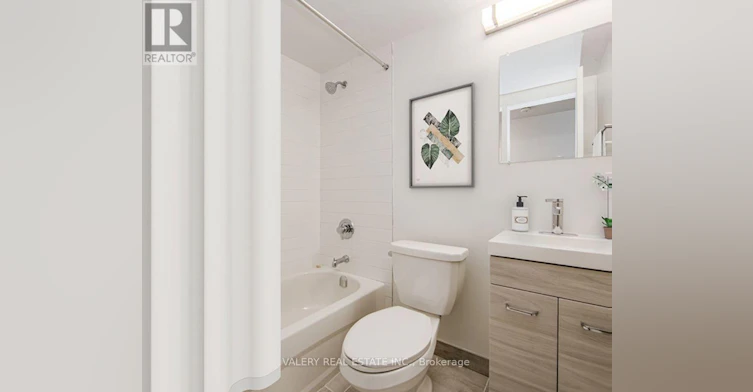 108-111 Cosburn Avenue, Toronto, ON, M4J 2L1 - 5