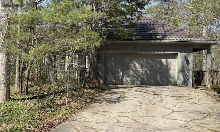 10297 Dogwood Crescent