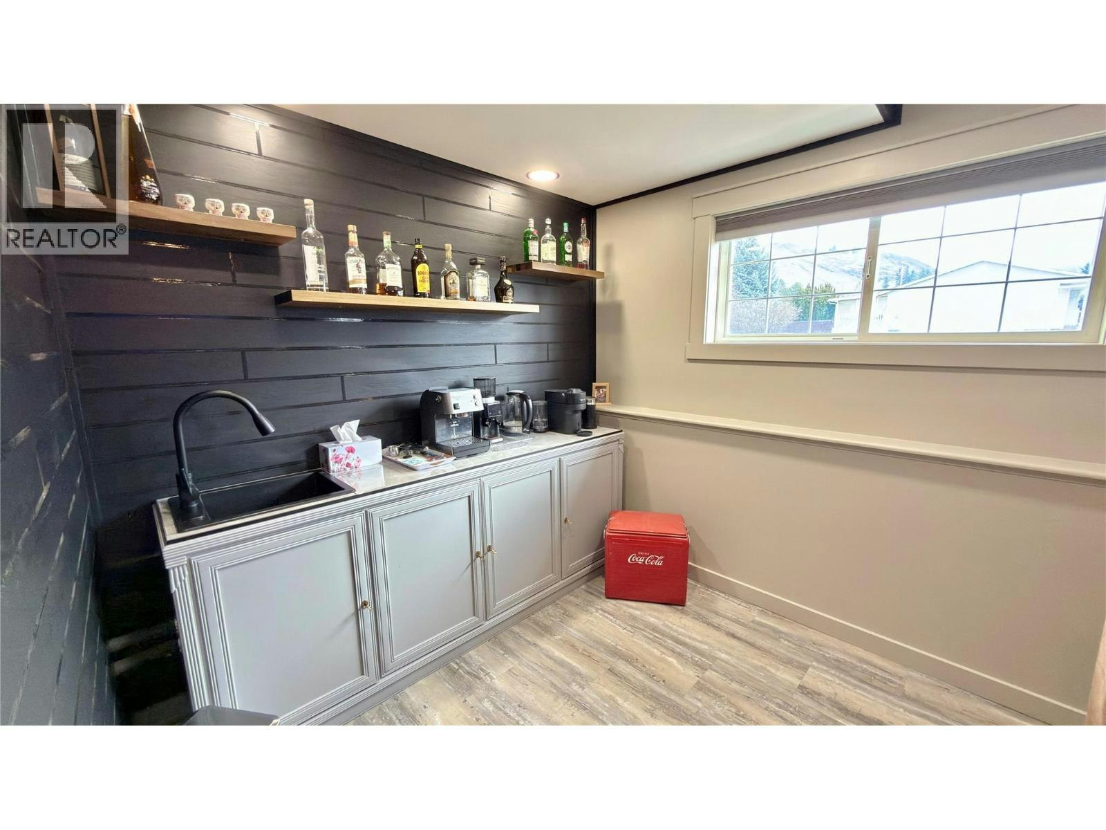 611 Gertrude Street, Midway, BC, V0H 1M0 - 37