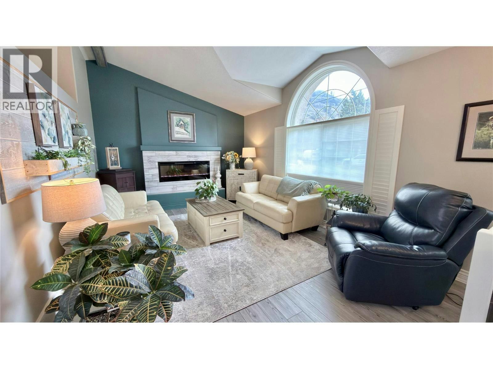 611 Gertrude Street, Midway, BC, V0H 1M0 - 14