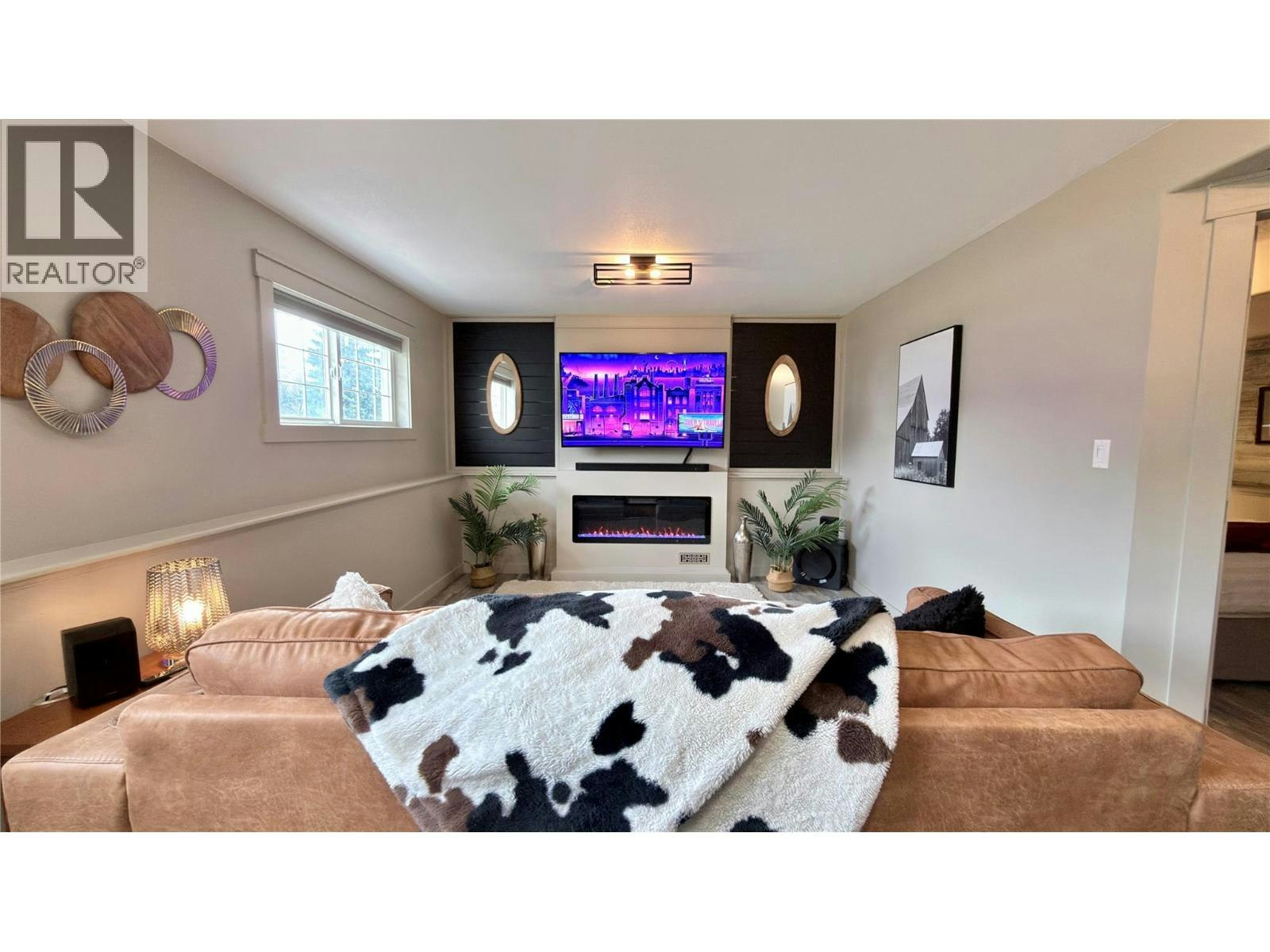 611 Gertrude Street, Midway, BC, V0H 1M0 - 36