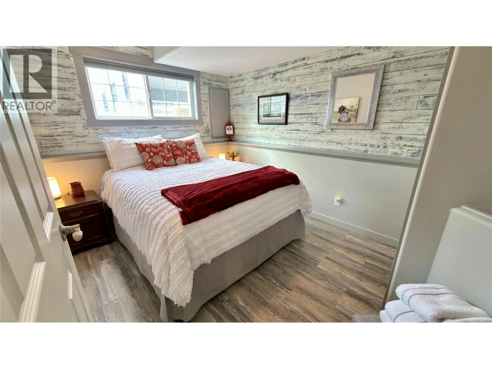 611 Gertrude Street, Midway, BC, V0H 1M0 - 38
