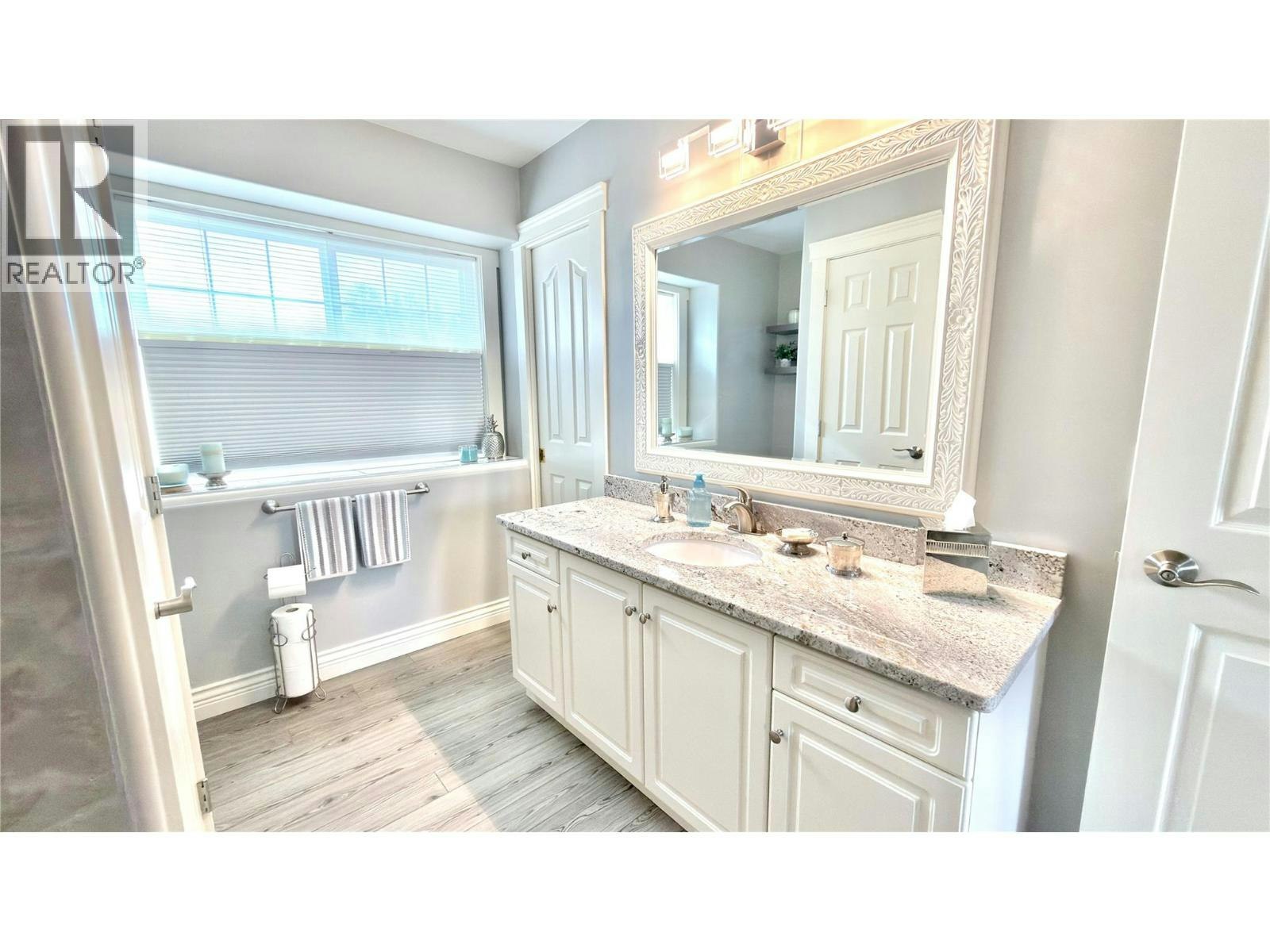 611 Gertrude Street, Midway, BC, V0H 1M0 - 32