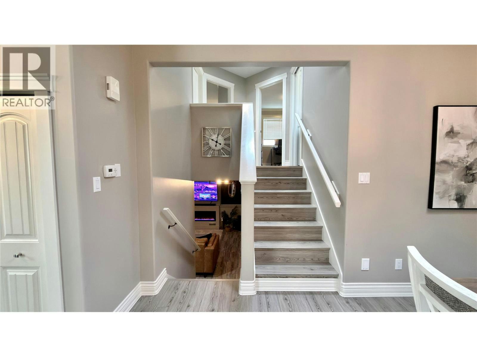 611 Gertrude Street, Midway, BC, V0H 1M0 - 25