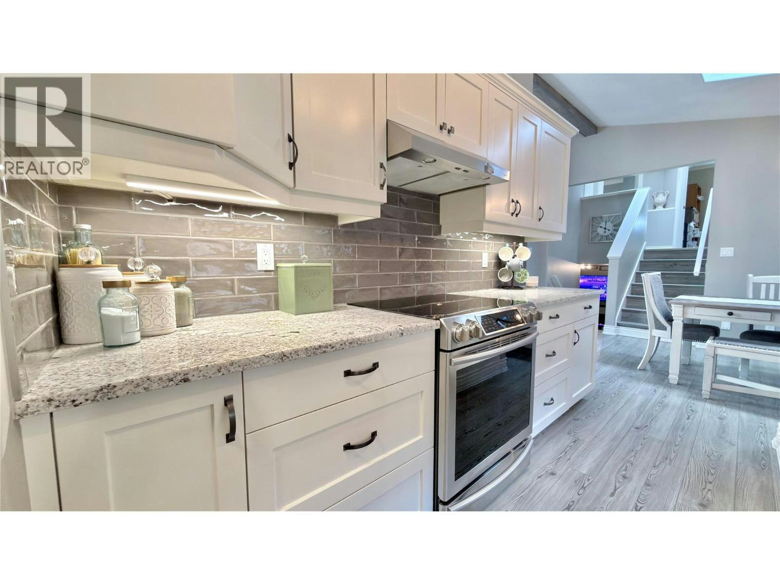 611 Gertrude Street, Midway, BC, V0H 1M0 - 19