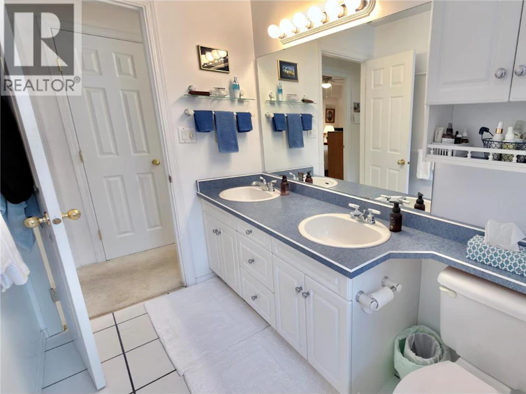 461 Eighth Avenue, Midway, BC, V0H 1M0 - 36