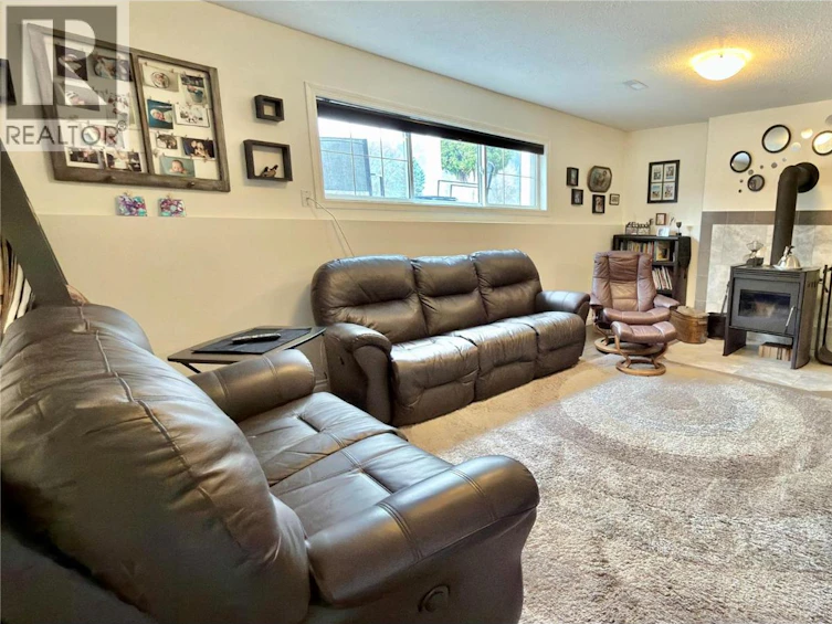 461 Eighth Avenue, Midway, BC, V0H 1M0 - 44
