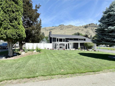 461 Eighth Avenue - 4